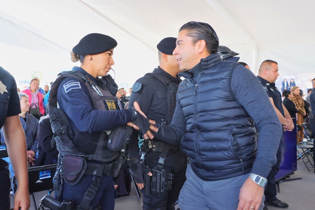 Roberto Sosa Pichardo entrega equipamiento a Secretaría de Seguridad Pública Municipal de Corregidora